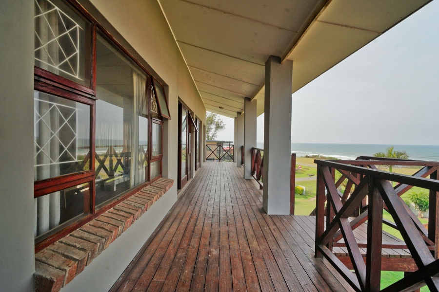 5 Bedroom Property for Sale in Winterstrand Eastern Cape